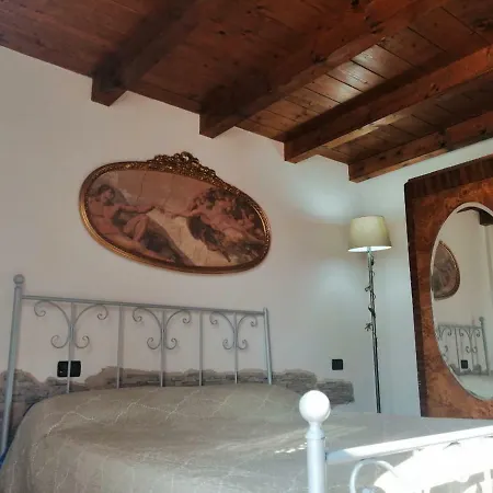 Holiday Contrada Collina Tatil Evi